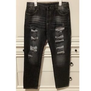 Mens NWT black denim distressed size 36 waist-31 1/4 length, taper leg